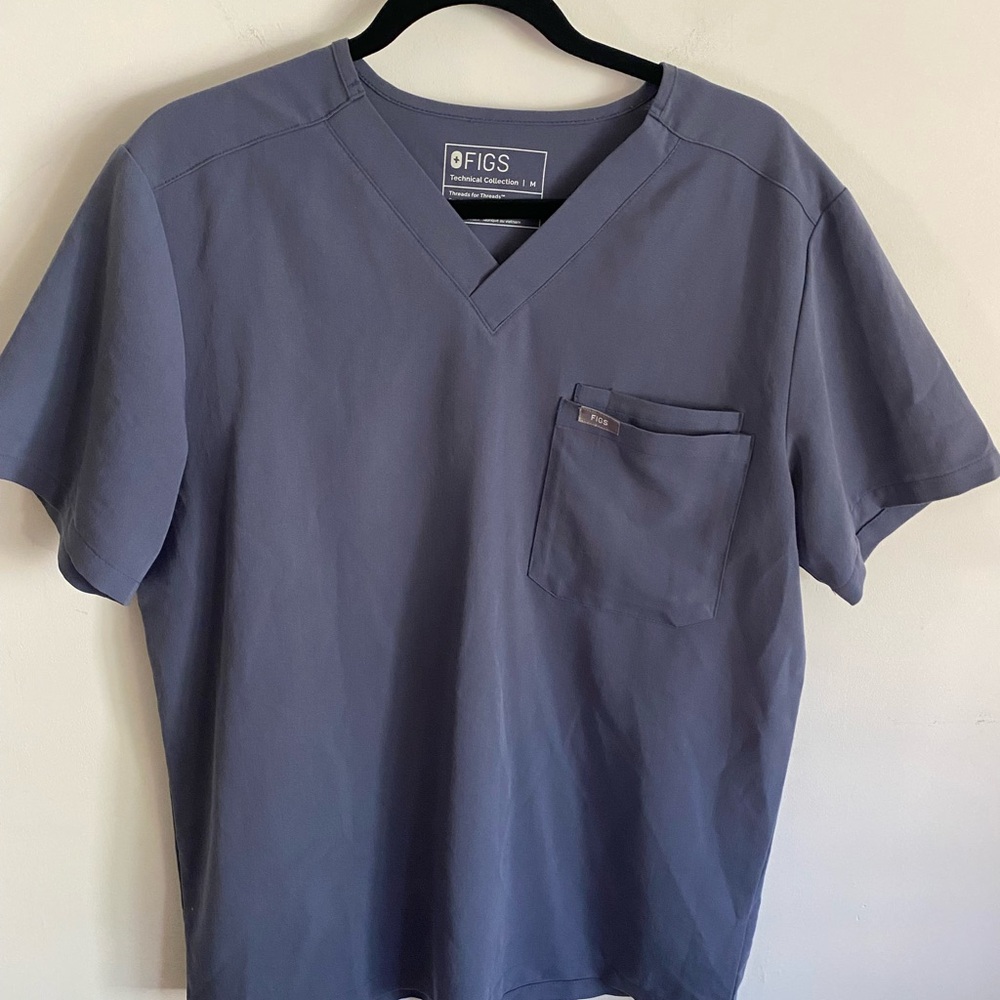 Figs Men's Gray Short Sleeve V-Neck Scrub Shirt